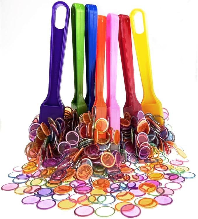 Magnetic Bingo Chips Set - 7 Colors Magnetic Wands with 700 Metal Tokens for Family Lotto Game, Sensory Bins, Counting and Sorting, Class Math Letters Written, Science& Educational Activities