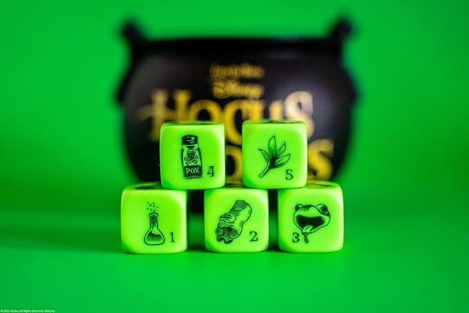 USAOPOLY YAHTZEE: Disney Hocus Pocus | Collectible Witch~'s Caldron Dice Cup Classic Family Game Based on Film Great for Night Officially-Licensed & Merchandise, Black