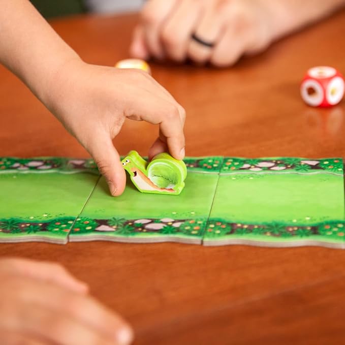 Garden Getaway | Quick Racing Game That Grows with Kids! - Friendly Family Game | 4+ | 2 to 4 Players | 10 Minutes