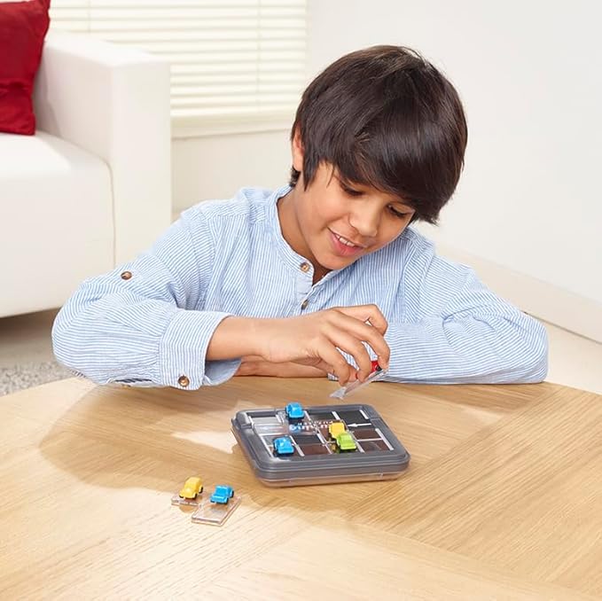 SmartGames Parking Puzzler Cognitive Skill-Building Travel Game with Portable Case featuring 60 Challenges for Ages 7 - Adult