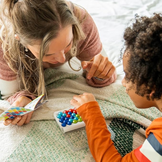 SmartGames IQ Twins Travel Game with 120 Challenges for Ages 7 - Adult