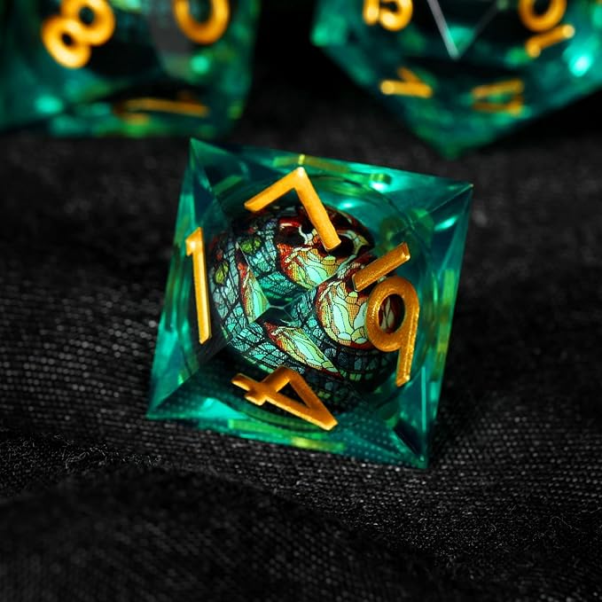 Skull DND Dice Set 7pcs Sharp Edged Resin RPG Dice for Dungeons and Dragons with Gift Box (Green Red)
