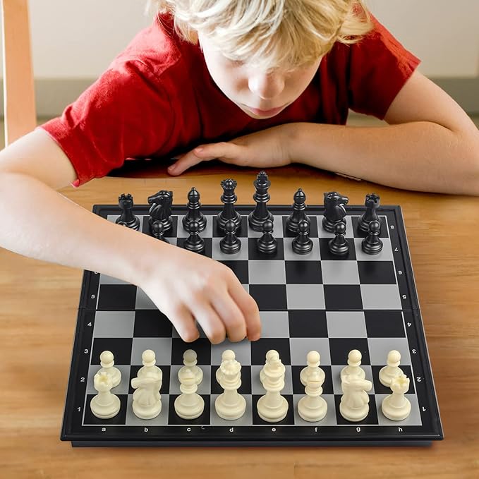 Travel Chess Set Magnetic Portable Folding Chess Board (Medium / 9.7 Inch)