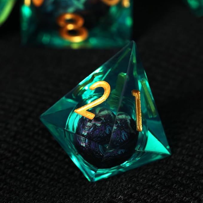 Handmade Skull Resin DND Dice Set 7-Piece Sharp Edge Polyhedral Dice for RPG & Dungeons and Dragons (Green Gold)