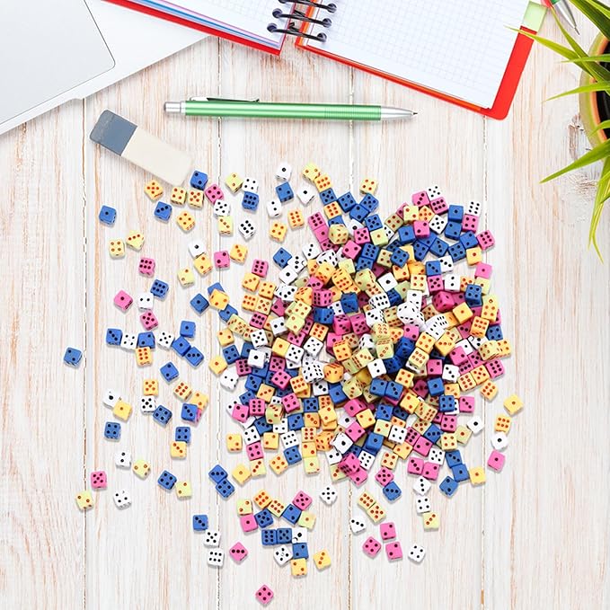 Poen 500 Pieces Mini Dice with Portable Plastic Box Casino Game 6 Sided Small Dice, 5mm Bulk Tiny Colored for Casino Night Parties Board Games Early Elementary Math Learning