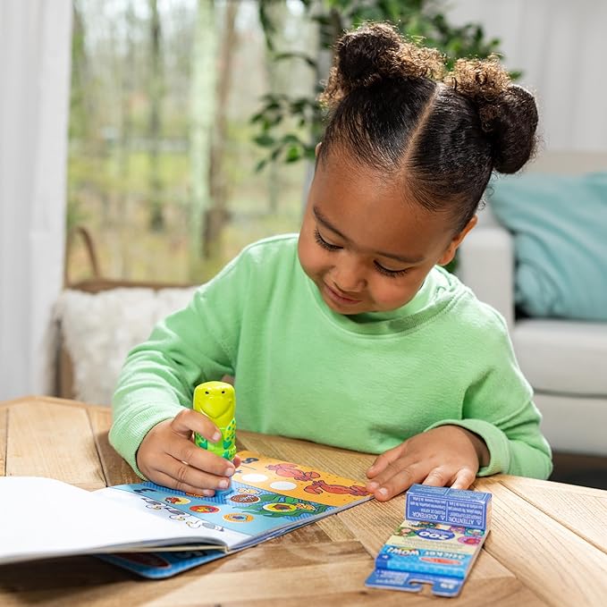 Melissa & Doug Sticker Wow!™ Sea Turtle Bundle: 24-Page Activity Pad, Sticker Stamper, 500 Stickers, Arts and Crafts Fidget Toy Collectible Character