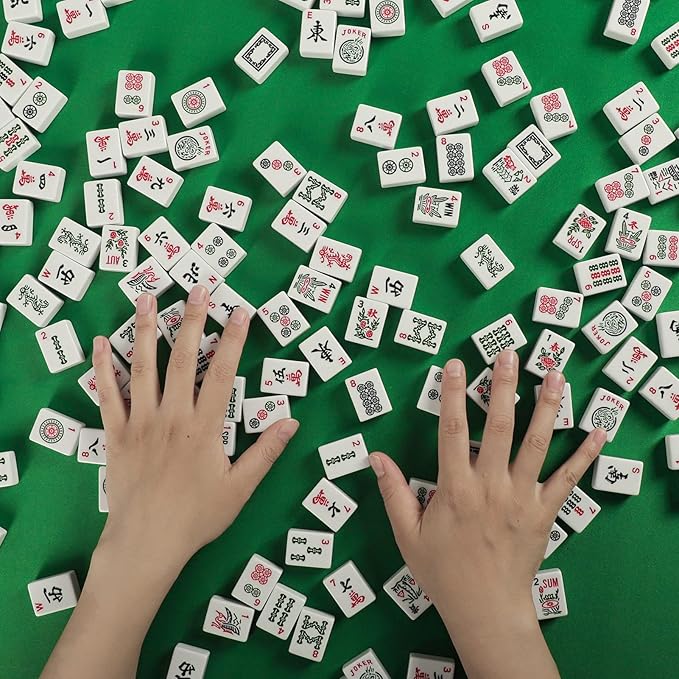 Mahjong Mat, Non-Slip & Noise Reduction Mahjong Table Mat, Game Mat with Carrying Bag & Dice (Green, 35" L x 35" W)