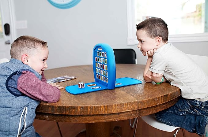 Top Trumps Match Star Wars The Crazy Cube Game, Play with 15 of Your Favourite Characters from Kylo Ren, Boba Fett, Chewbacca, Darth Maul and Stormtroopers, Gift and Toy for Ages 4 Plus