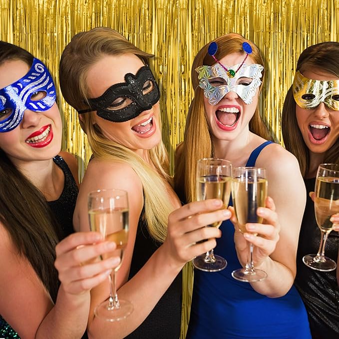 20 Pack Gold Fringe Curtain Backdrop Tinsel Streamers Birthday Party Decorations Christmas Photo Booth Backdrop Halloween New Year Graduation Baby Shower Theme Party Decorations