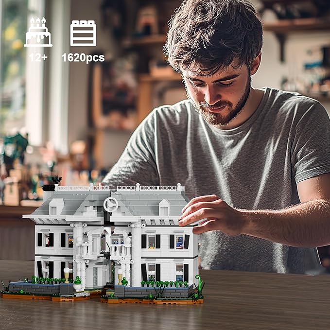 Jumanjee Board Game House Building Set, Parrish Mansion House Movie Building House Set, Crackable House with Annimals, Compatible with Lego Gifts for Fans and Boys and Girls Aged 12+ （1620 PCS）